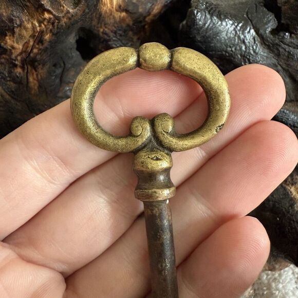 Vintage Key Armoire Drawer Brass Bow Steel Shank Open Barrel - Picture 3 of 8